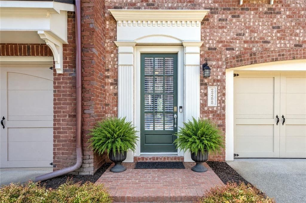 3 bedroom, 4 bathroom, 3,228 sq ft townhouse under contract at 2268 Edgartown Lane, Smyrna, GA 30080 — photo 2