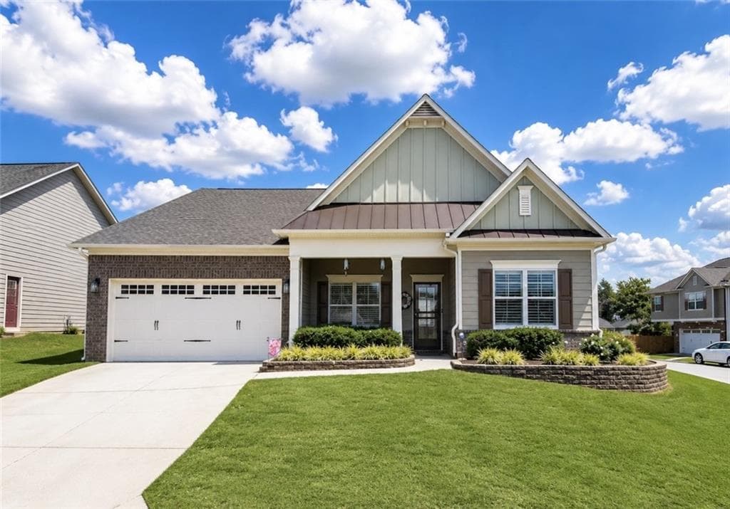 3 bedroom, 3 bathroom, 2,088 sq ft single family residence under contract at 4543 Hidden Creek Drive, Gainesville, GA 30504
