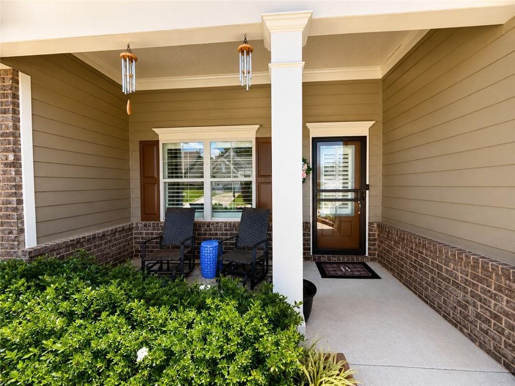 3 bedroom, 3 bathroom, 2,088 sq ft single family residence under contract at 4543 Hidden Creek Drive, Gainesville, GA 30504 — photo 5