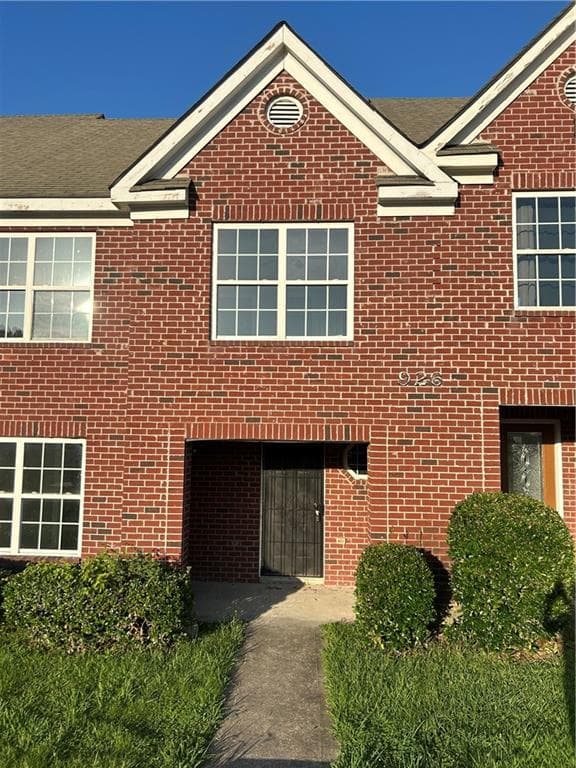 4 bedroom, 3 bathroom, 1,612 sq ft townhouse under contract at 926 Old Mill Point D, Monroe, GA 30655