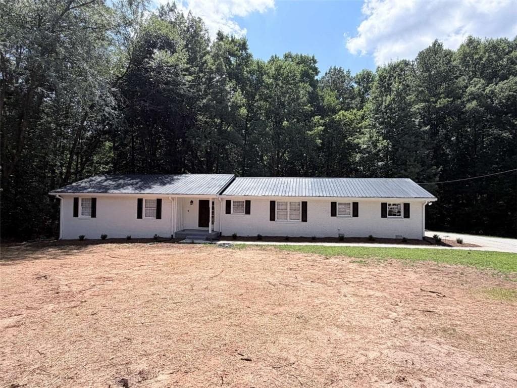 3 bedroom, 2 bathroom, 3,480 sq ft single family residence for sale at 1912 Wildwood Court, Conyers, GA 30094 — photo 5