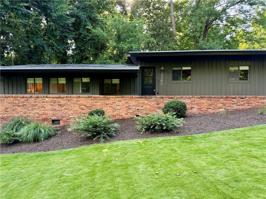 4 bedroom, 3 bathroom, 1,575 sq ft single family residence under contract at 2265 Tanglewood Circle, Atlanta, GA 30345