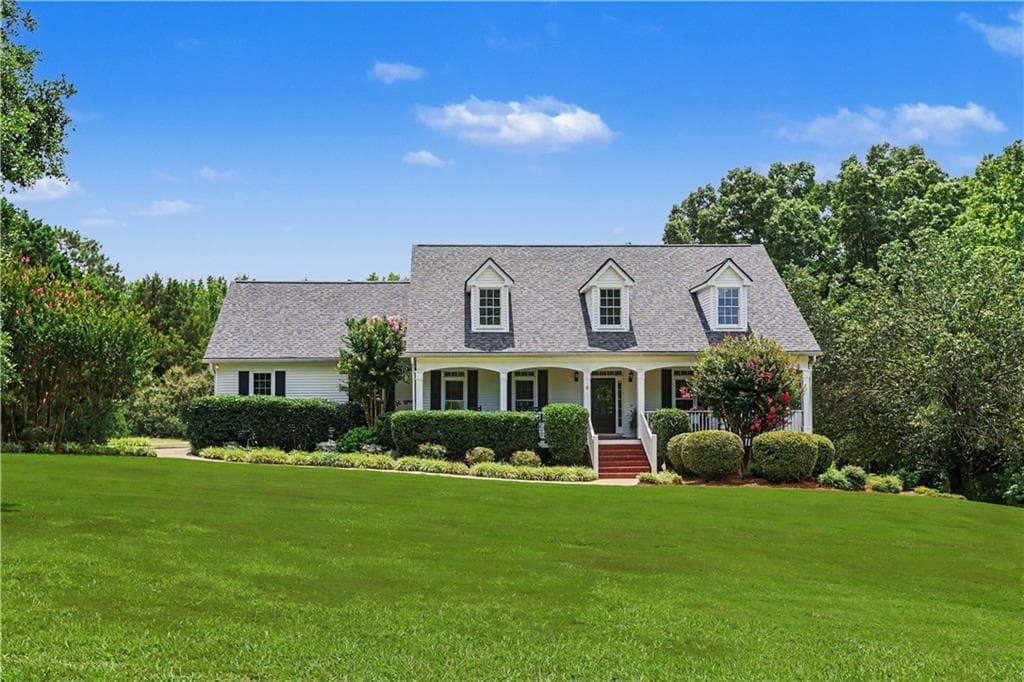 5 bedroom, 4 bathroom, 5,120 sq ft single family residence for sale at 1825 Skelton Road, Hoschton, GA 30548 — photo 2