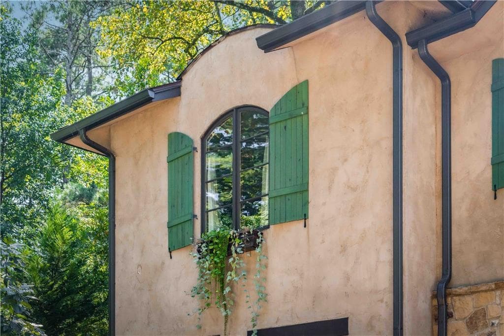 5 bedroom, 5 bathroom, 6,569 sq ft single family residence for sale at 3118 W Roxboro Road, Atlanta, GA 30324 — photo 9