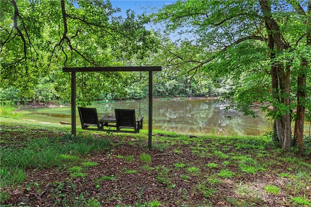 5 bedroom, 4 bathroom, 5,120 sq ft single family residence for sale at 1825 Skelton Road, Hoschton, GA 30548 — photo 8