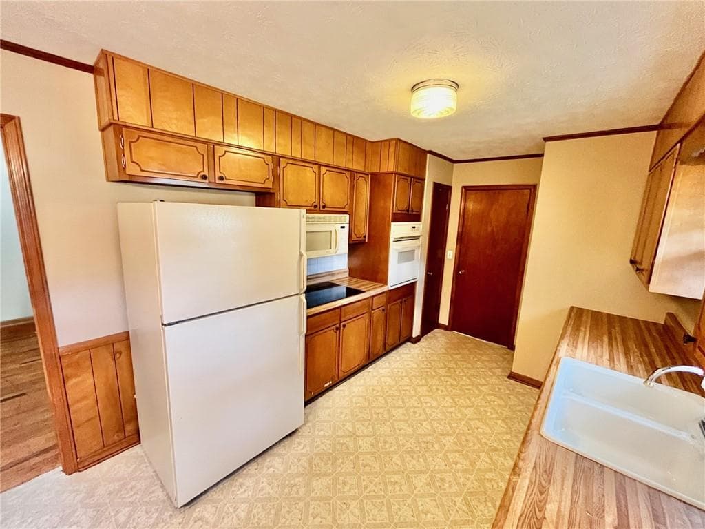 3 bedroom, 2 bathroom, 1,228 sq ft single family residence for sale at 512 Donwood Lane, Marietta, GA 30060 — photo 5