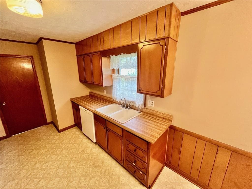 3 bedroom, 2 bathroom, 1,228 sq ft single family residence for sale at 512 Donwood Lane, Marietta, GA 30060 — photo 7