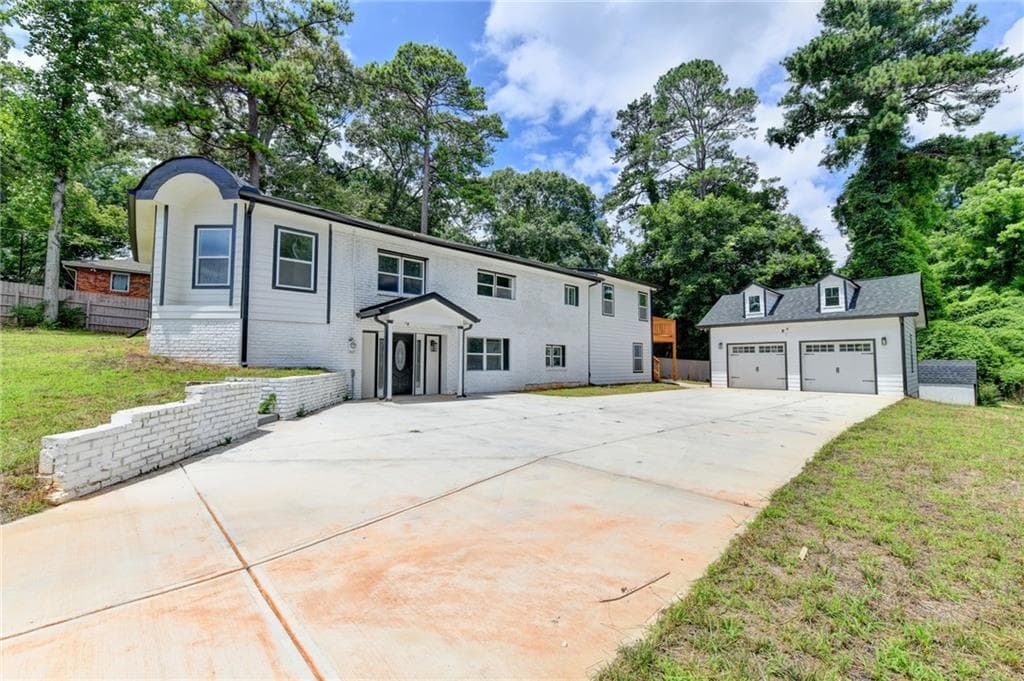 5 bedroom, 5 bathroom, 2,800 sq ft single family residence for sale at 3178 North Druid Hills Road, Decatur, GA 30033 — photo 2