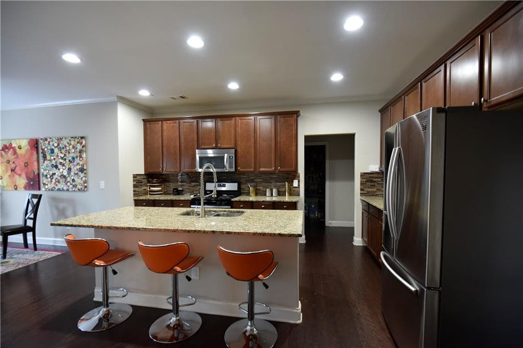6 bedroom, 4 bathroom, 4,791 sq ft single family residence for rent at 1805 Kingsbridge Court, Suwanee, GA 30024 for $3,600 a month — photo 6