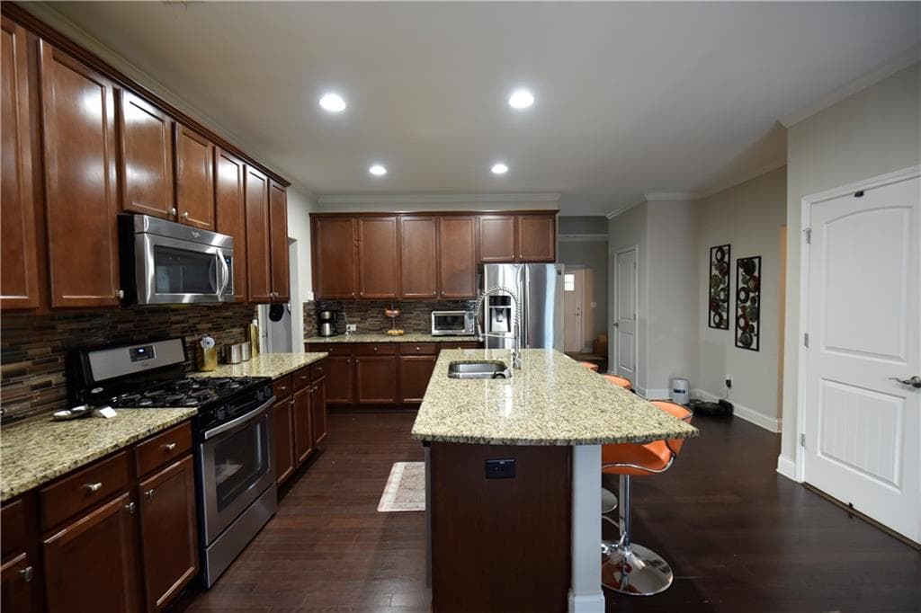 6 bedroom, 4 bathroom, 4,791 sq ft single family residence for rent at 1805 Kingsbridge Court, Suwanee, GA 30024 for $3,600 a month — photo 8