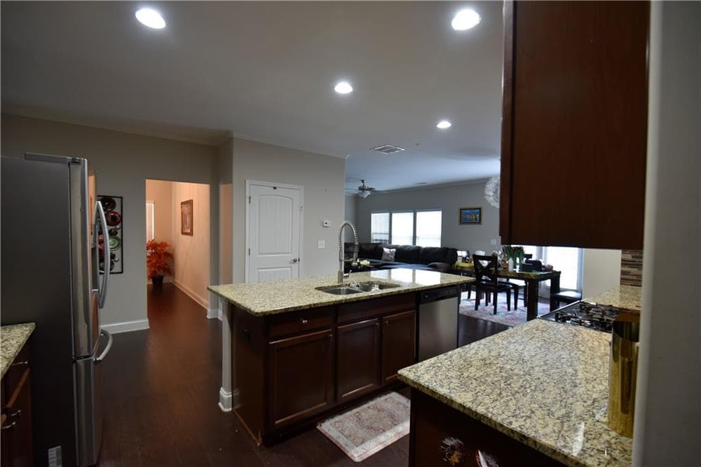6 bedroom, 4 bathroom, 4,791 sq ft single family residence for rent at 1805 Kingsbridge Court, Suwanee, GA 30024 for $3,600 a month — photo 9