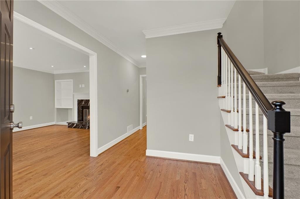 3 bedroom, 3 bathroom, 2,216 sq ft townhouse for sale at 935 Lenox Hill Court, Atlanta, GA 30324 — photo 3