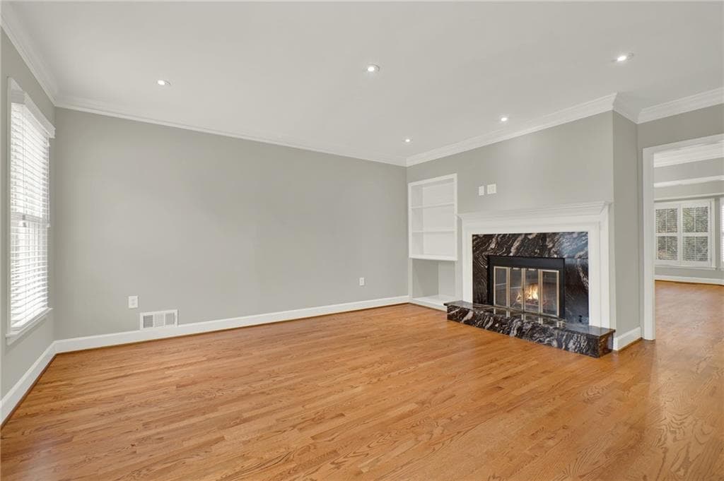 3 bedroom, 3 bathroom, 2,216 sq ft townhouse for sale at 935 Lenox Hill Court, Atlanta, GA 30324 — photo 4