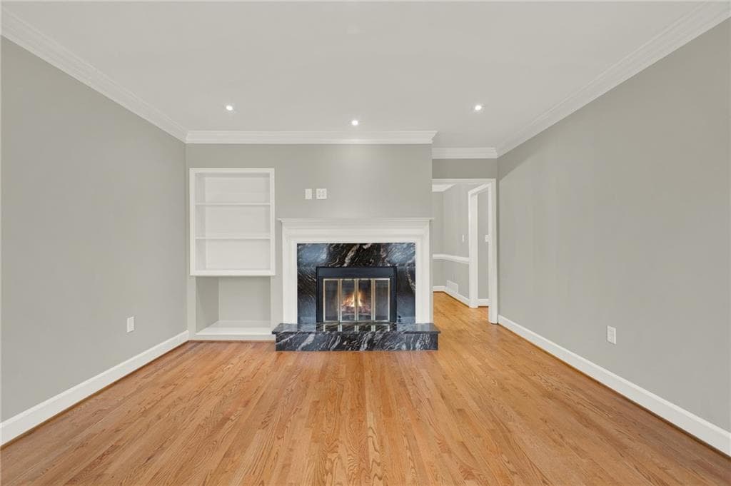 3 bedroom, 3 bathroom, 2,216 sq ft townhouse for sale at 935 Lenox Hill Court, Atlanta, GA 30324 — photo 7