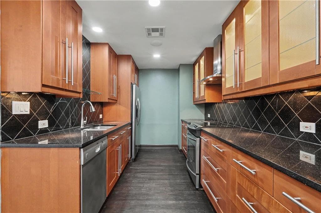 2 bedroom, 3 bathroom, 1,450 sq ft condominium for sale at 145 15th Street 208, Atlanta, GA 30309 — photo 8