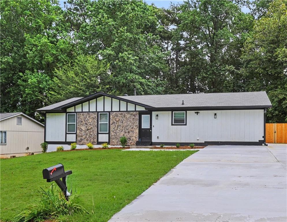 4 bedroom, 3 bathroom, 1,512 sq ft single family residence for sale at 2535 Rhoanoke Drive, Duluth, GA 30096