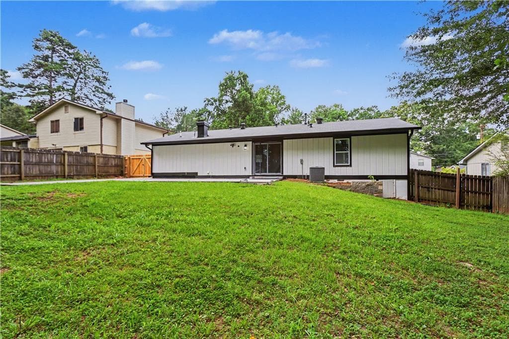 4 bedroom, 3 bathroom, 1,512 sq ft single family residence for sale at 2535 Rhoanoke Drive, Duluth, GA 30096 — photo 3