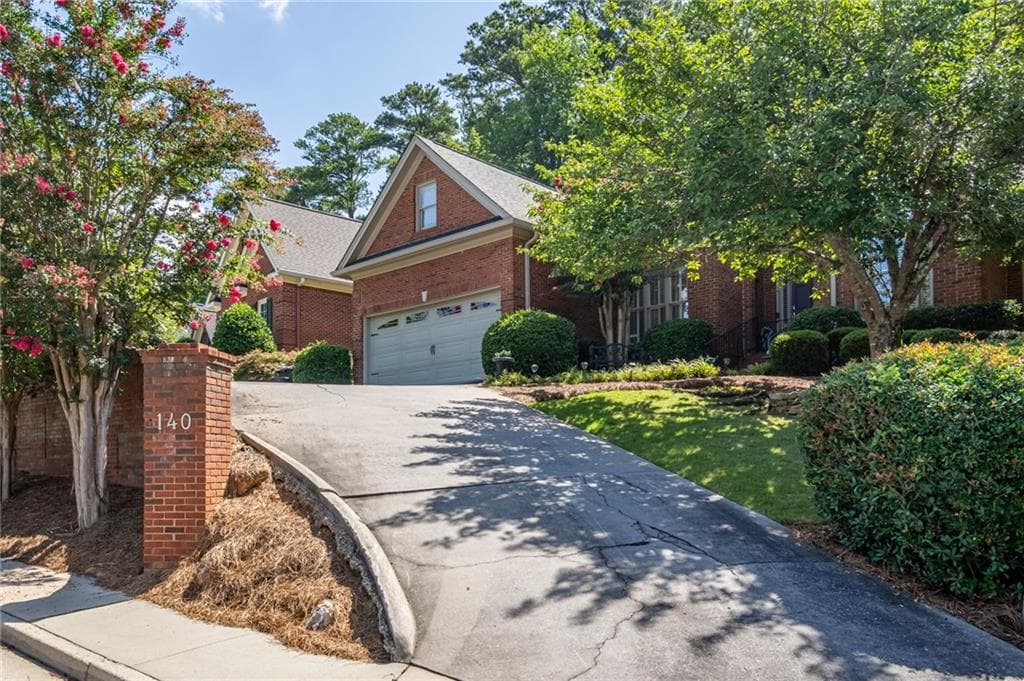 4 bedroom, 3 bathroom, 3,101 sq ft single family residence for sale at 140 Vinings Court, Rome, GA 30161