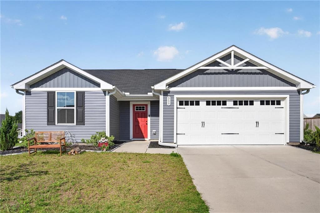 3 bedroom, 2 bathroom, 1,320 sq ft single family residence for sale at 309 Cooper Lane, Calhoun, GA 30701 — photo 1 of 31