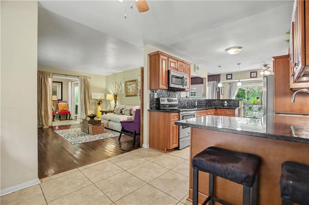 3 bedroom, 2 bathroom, 1,764 sq ft single family residence for sale at 779 Pinehurst Drive, Fairburn, GA 30213 — photo 5