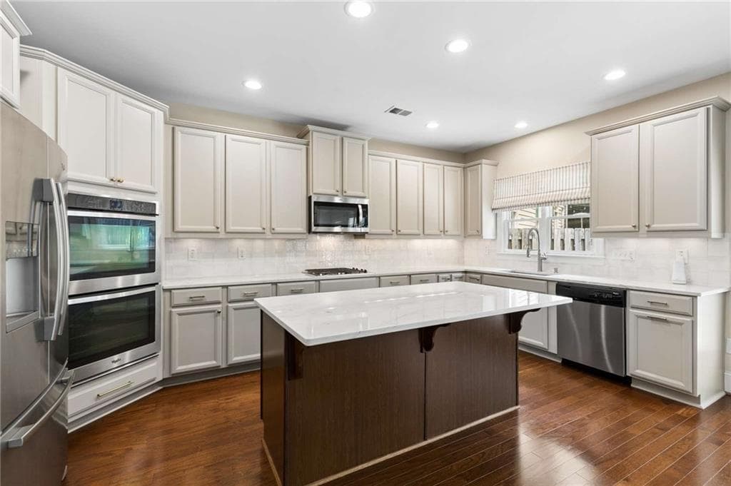 4 bedroom, 4 bathroom, 3,508 sq ft single family residence under contract at 2020 Anderson Drive, Smyrna, GA 30080 — photo 9