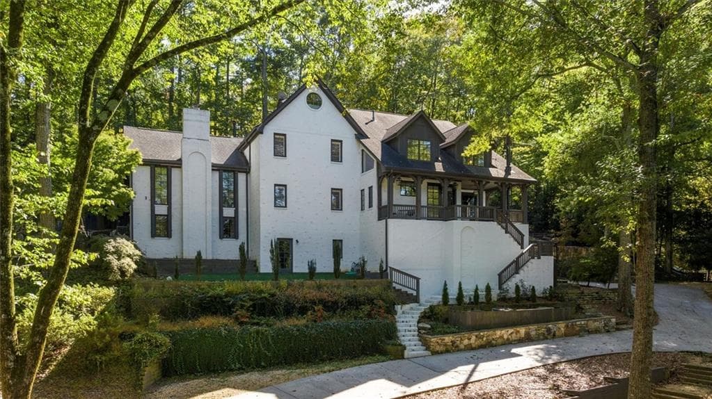 4 bedroom, 6 bathroom, 8,314 sq ft single family residence for sale at 6305 River Chase Circle, Atlanta, GA 30328 — photo 4