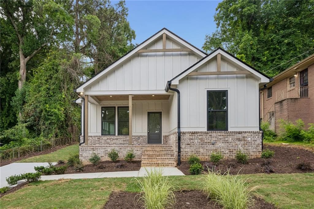 3 bedroom, 2 bathroom, 1,308 sq ft single family residence for rent at 2050 Morehouse Drive, Atlanta, GA 30314 for $2,295 a month — photo 2