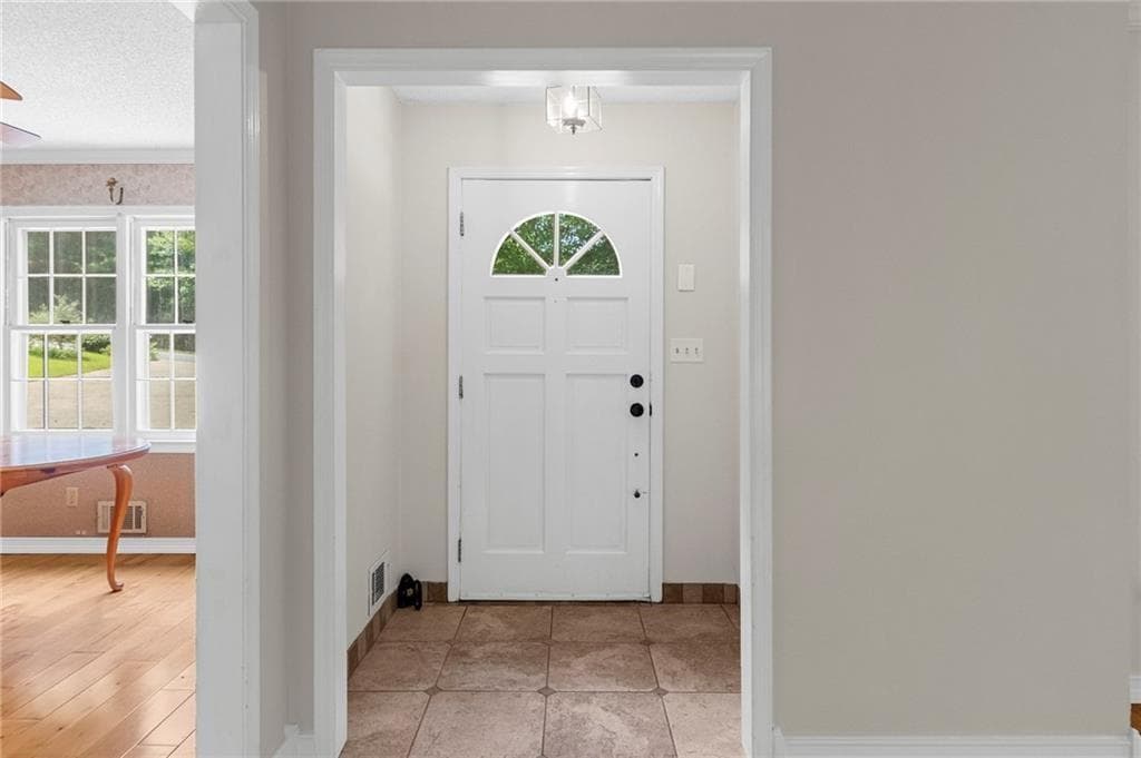 4 bedroom, 3 bathroom, 3,015 sq ft single family residence under contract at 341 Westover Drive, Woodstock, GA 30188 — photo 8