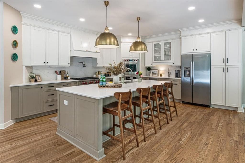 6 bedroom, 6 bathroom, 7,344 sq ft single family residence under contract at 12505 King Road, Roswell, GA 30075 — photo 2