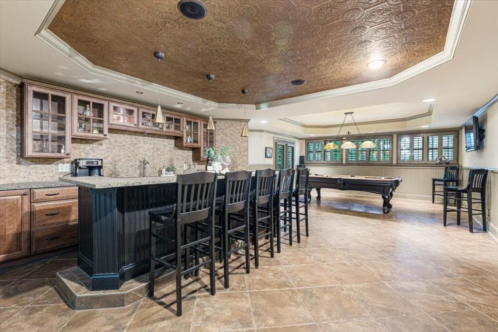 6 bedroom, 6 bathroom, 7,344 sq ft single family residence under contract at 12505 King Road, Roswell, GA 30075 — photo 5