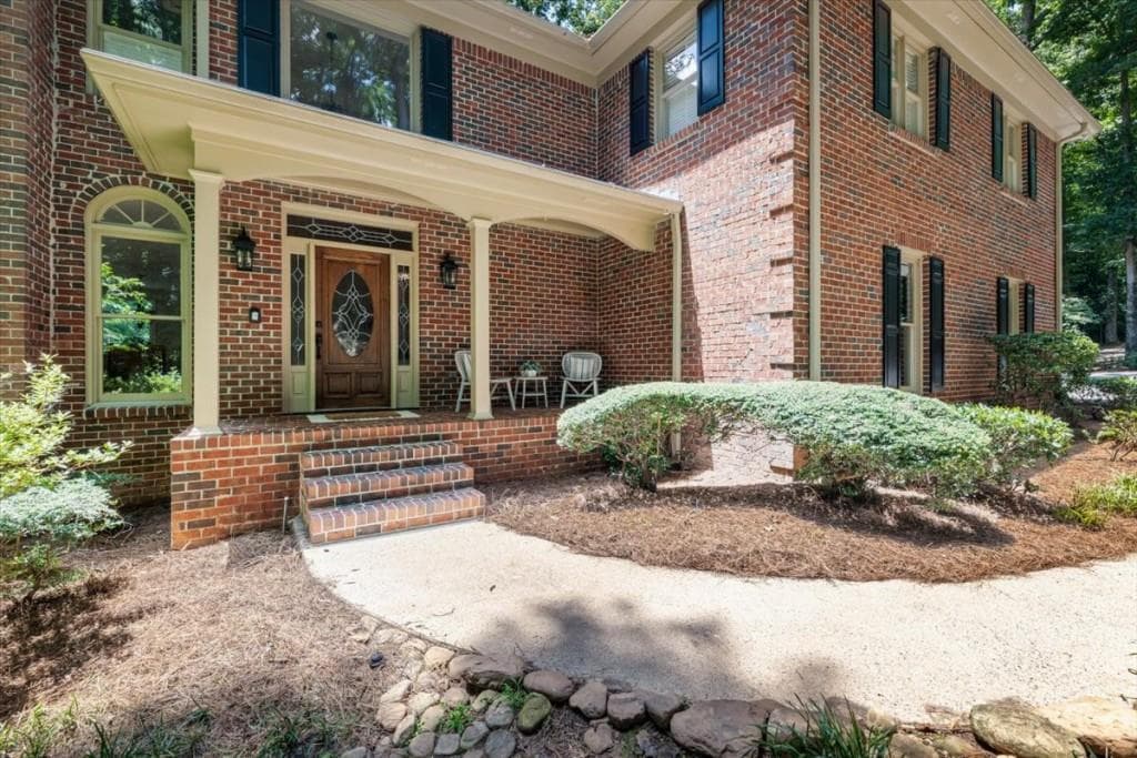6 bedroom, 6 bathroom, 7,344 sq ft single family residence under contract at 12505 King Road, Roswell, GA 30075 — photo 7