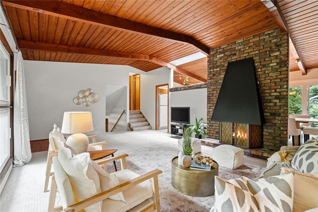 3522 Beachhill Drive