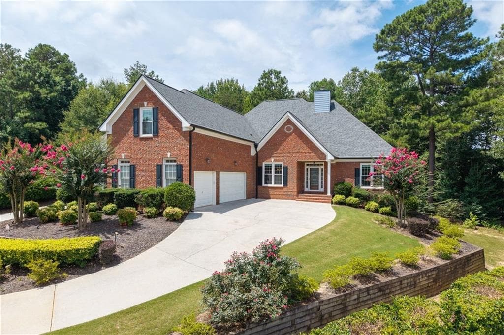 4 bedroom, 3 bathroom, 3,744 sq ft single family residence for sale at 2777 Chinquapin Court, Buford, GA 30519 — photo 3