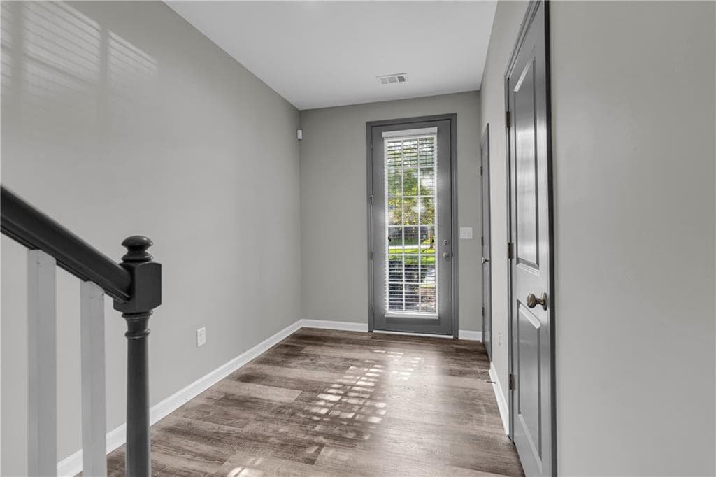 3 bedroom, 3 bathroom, 1,986 sq ft townhouse under contract at 2526 Keystone Bend, Lithonia, GA 30058 — photo 3