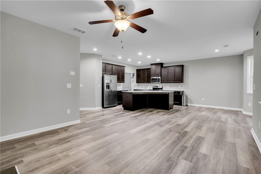 3 bedroom, 3 bathroom, 1,986 sq ft townhouse under contract at 2526 Keystone Bend, Lithonia, GA 30058 — photo 6
