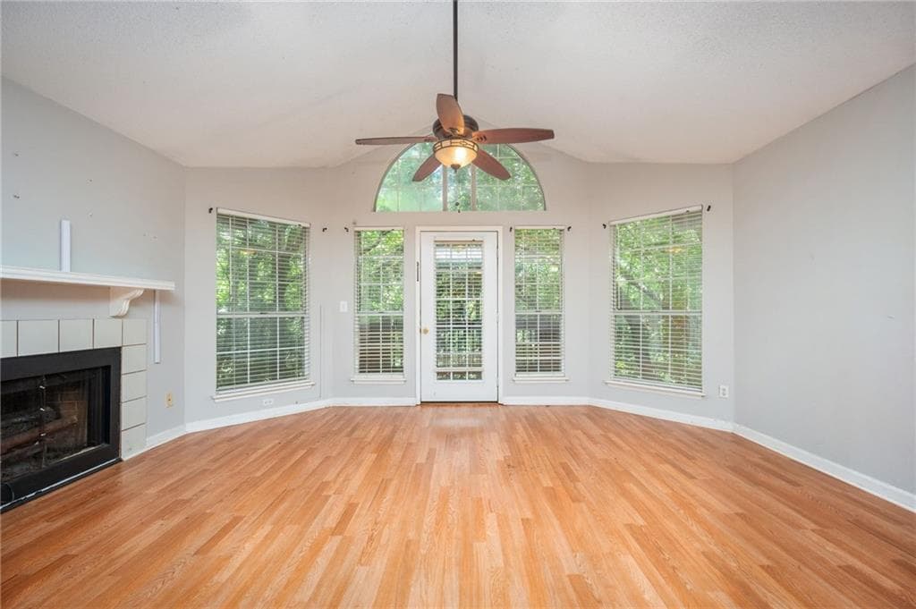 2 bedroom, 2 bathroom, 880 sq ft condominium for sale at 915 Wentworth Court, Johns Creek, GA 30022 — photo 4