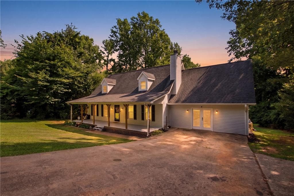 3 bedroom, 3 bathroom, 2,946 sq ft single family residence for sale at 65 Tradewinds Road, Cleveland, GA 30528 — photo 2