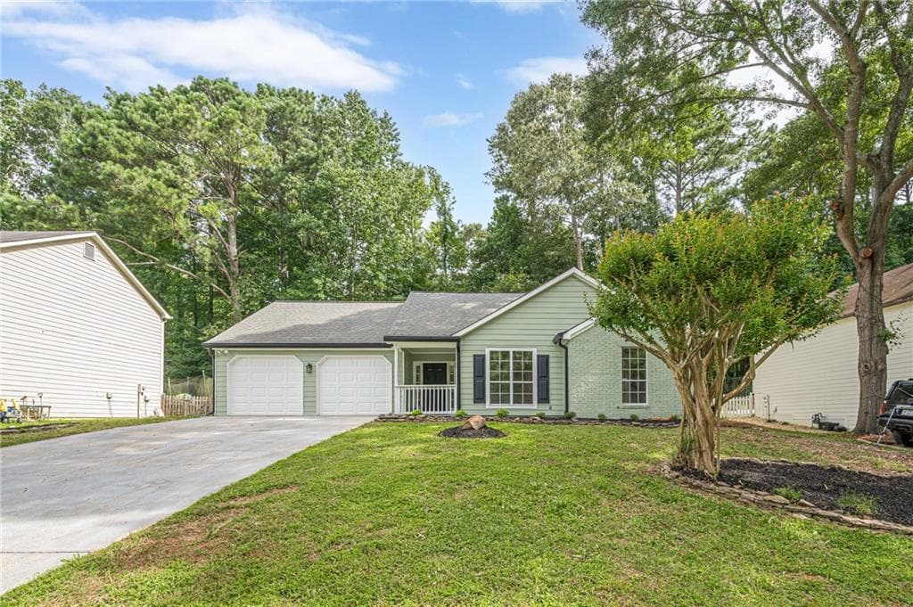3 bedroom, 2 bathroom, 1,242 sq ft single family residence for sale at 4224 Brandy Ann Drive, Acworth, GA 30101 — photo 2