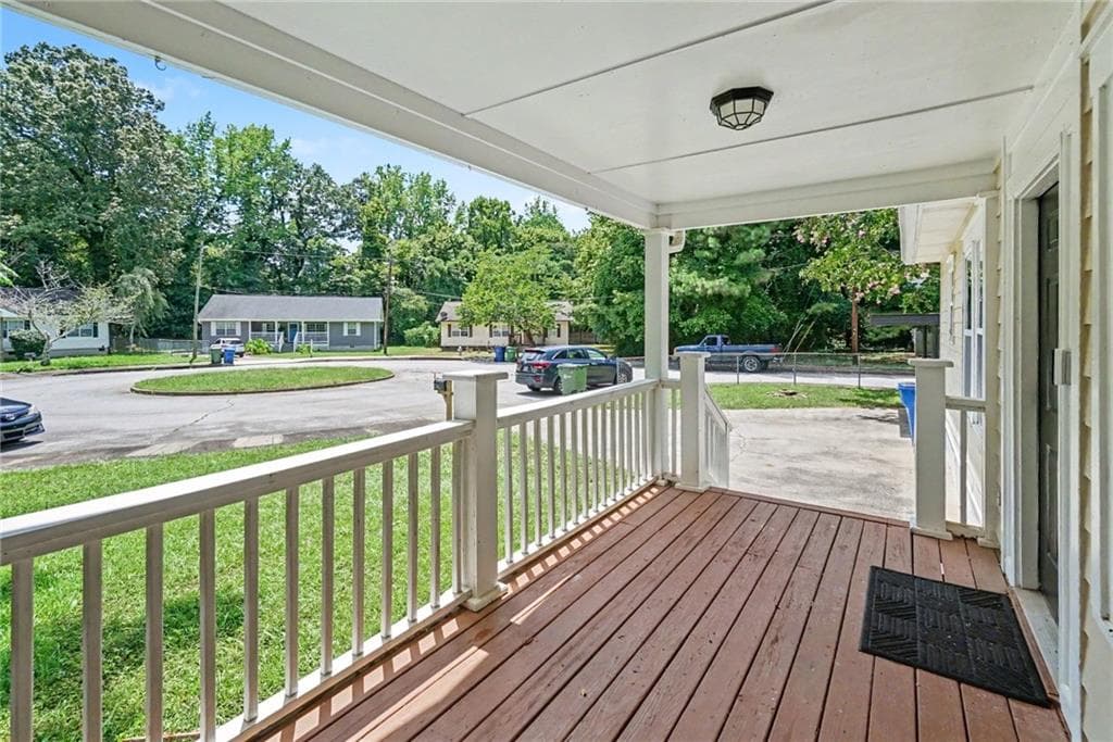 3 bedroom, 1 bathroom, 1,080 sq ft single family residence under contract at 346 Henry Aaron Avenue, Atlanta, GA 30310 — photo 4