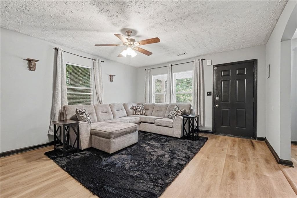 3 bedroom, 1 bathroom, 1,080 sq ft single family residence under contract at 346 Henry Aaron Avenue, Atlanta, GA 30310 — photo 6