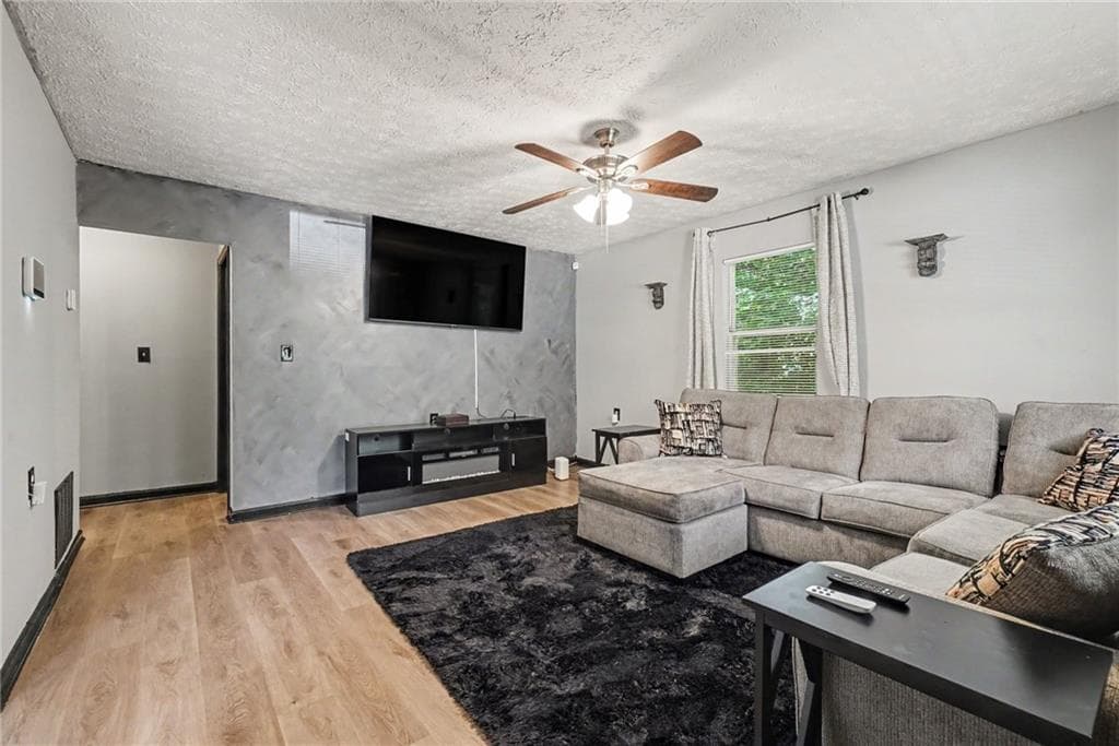 3 bedroom, 1 bathroom, 1,080 sq ft single family residence under contract at 346 Henry Aaron Avenue, Atlanta, GA 30310 — photo 7