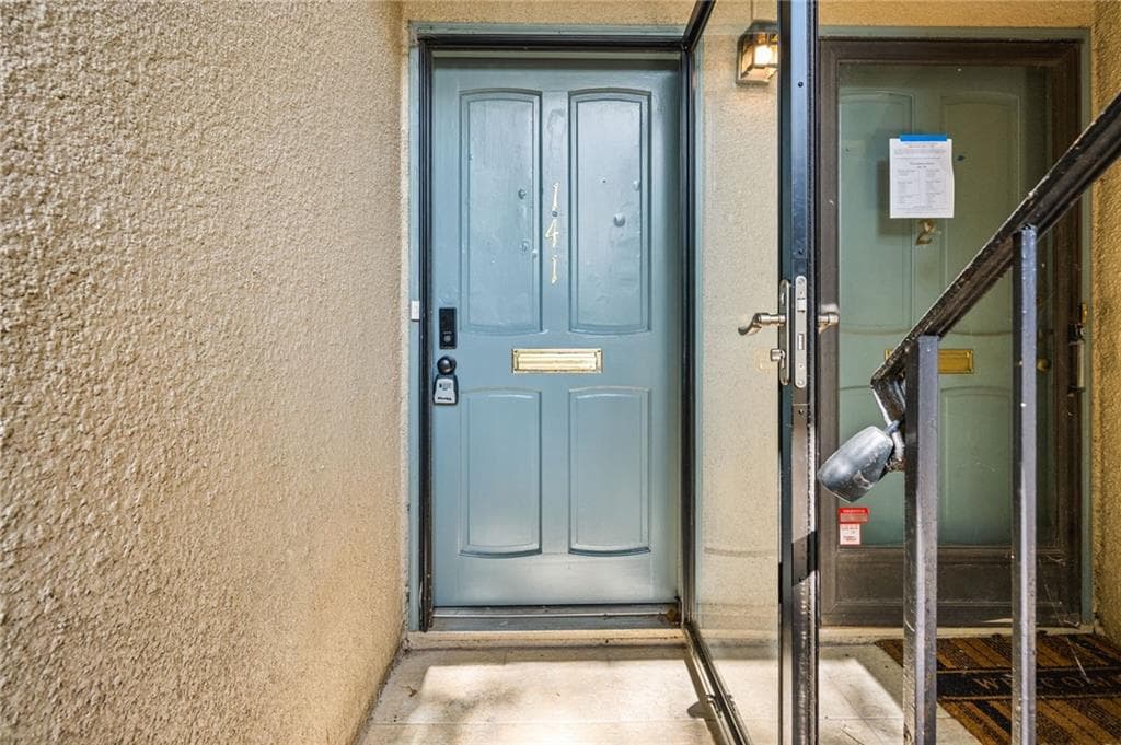 1 bedroom, 1 bathroom, 833 sq ft condominium for sale at 141 Amherst Place, Atlanta, GA 30327 — photo 5