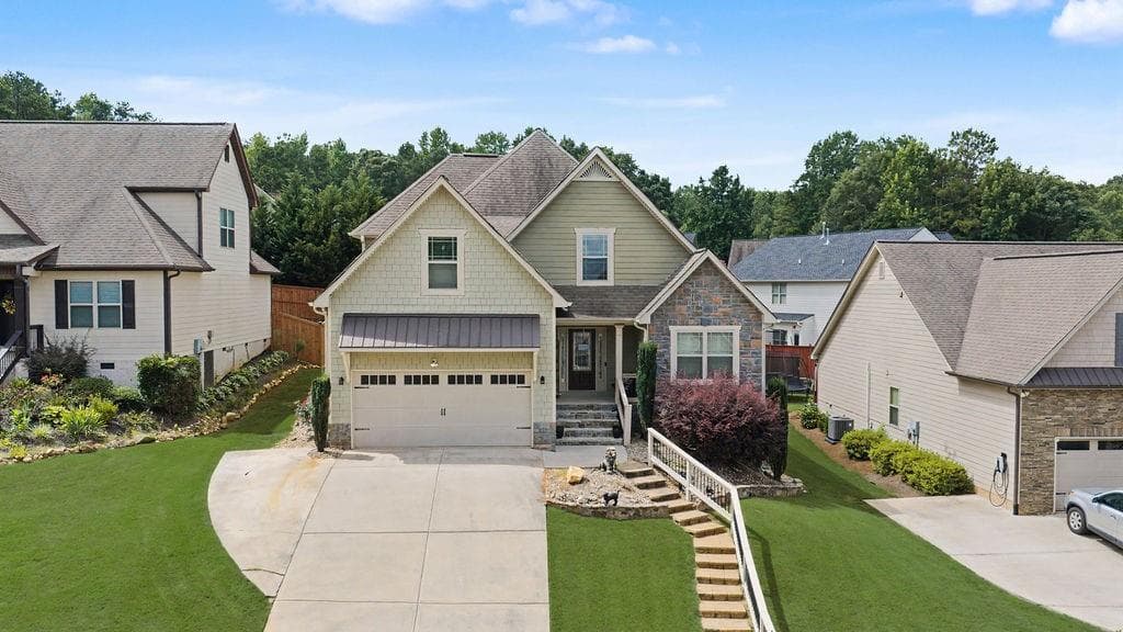 5 bedroom, 3 bathroom, 2,219 sq ft single family residence for sale at 102 Brookstone Drive, Carrollton, GA 30116 — photo 2