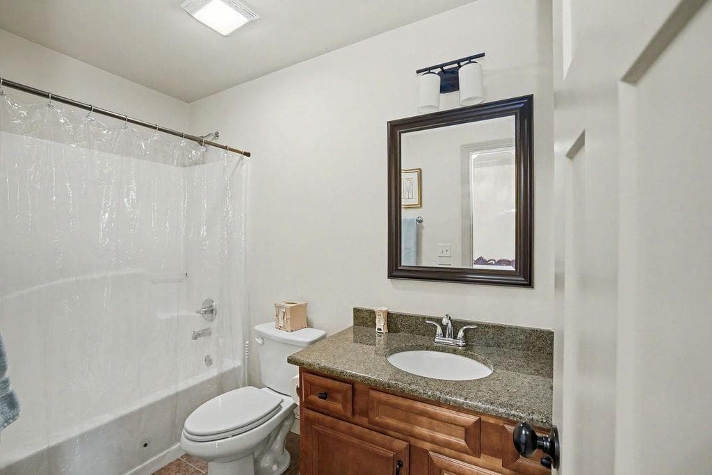 5 bedroom, 3 bathroom, 2,219 sq ft single family residence for sale at 102 Brookstone Drive, Carrollton, GA 30116 — photo 6