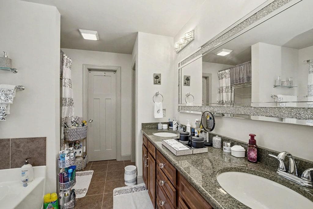 5 bedroom, 3 bathroom, 2,219 sq ft single family residence for sale at 102 Brookstone Drive, Carrollton, GA 30116 — photo 10