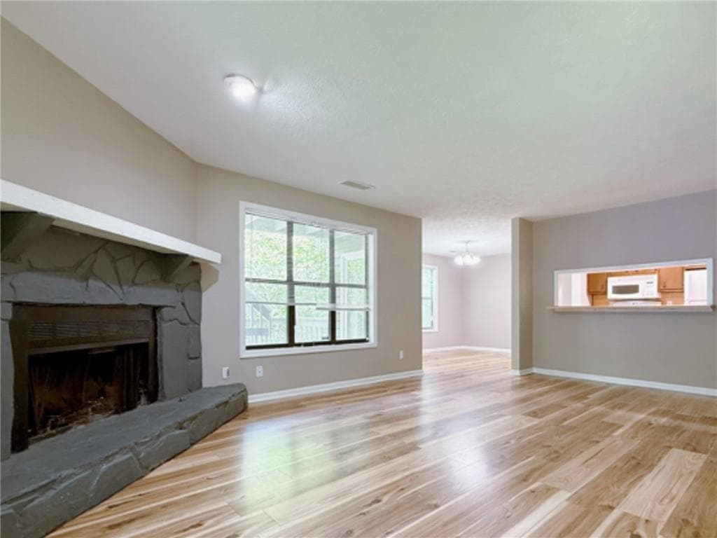 triplex for sale at 2885 Lakemont Drive, Marietta, GA 30060 — photo 3