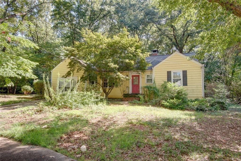 3 bedroom, 1 bathroom, 1,490 sq ft single family residence under contract at 453 N Pineview Court, Decatur, GA 30030 — photo 3