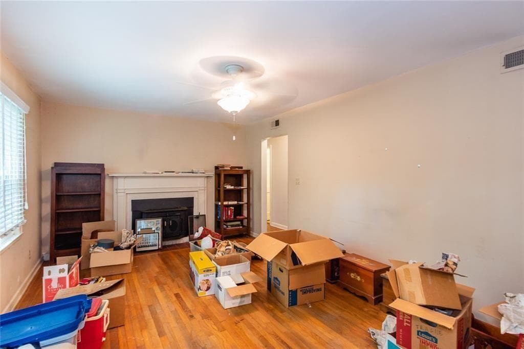 3 bedroom, 1 bathroom, 1,490 sq ft single family residence under contract at 453 N Pineview Court, Decatur, GA 30030 — photo 7
