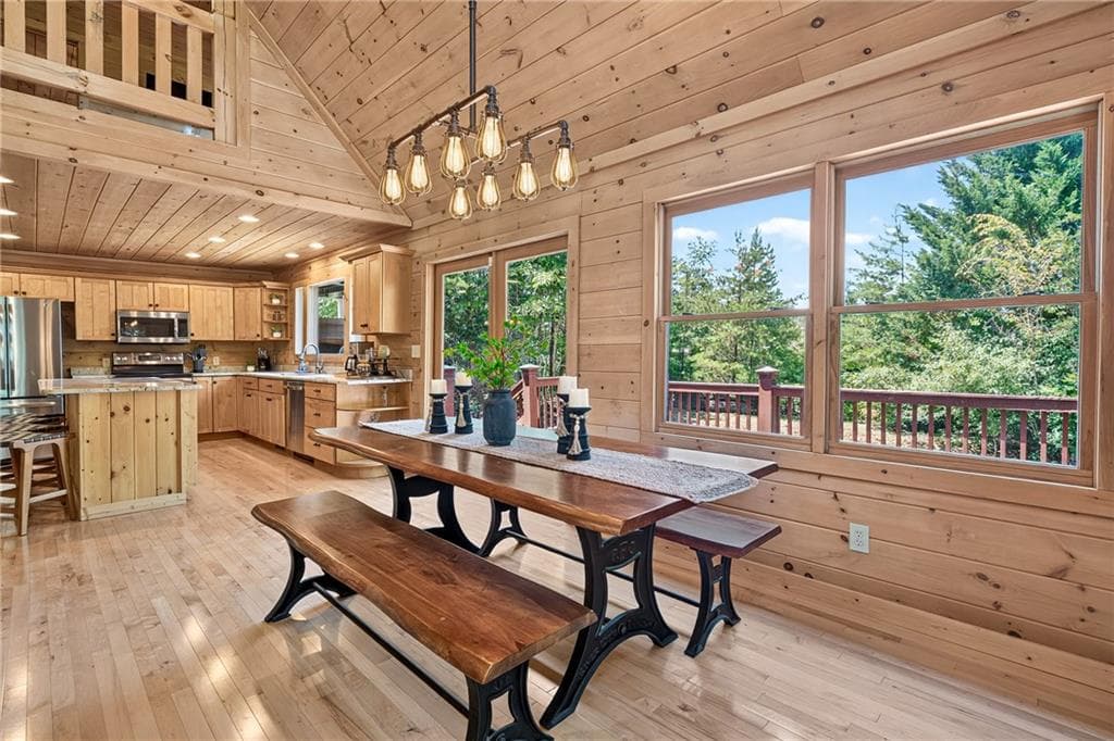 3 bedroom, 4 bathroom, 2,730 sq ft single family residence for sale at 78 Mountain Peaks Lane, Blue Ridge, GA 30513 — photo 8