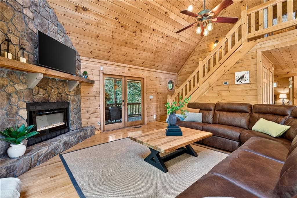 3 bedroom, 4 bathroom, 2,730 sq ft single family residence for sale at 78 Mountain Peaks Lane, Blue Ridge, GA 30513 — photo 5
